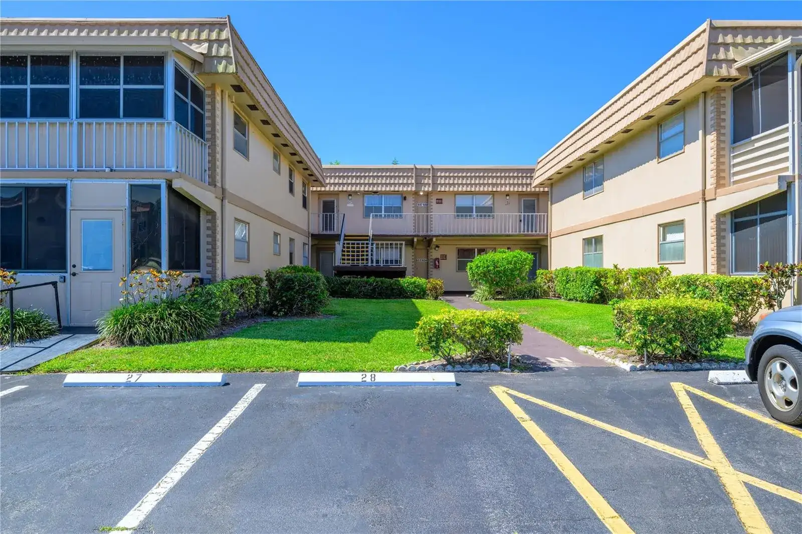 2 bedroom 2 bath Residential for sale at 633 Brittany # 633, Delray Beach FL 33446