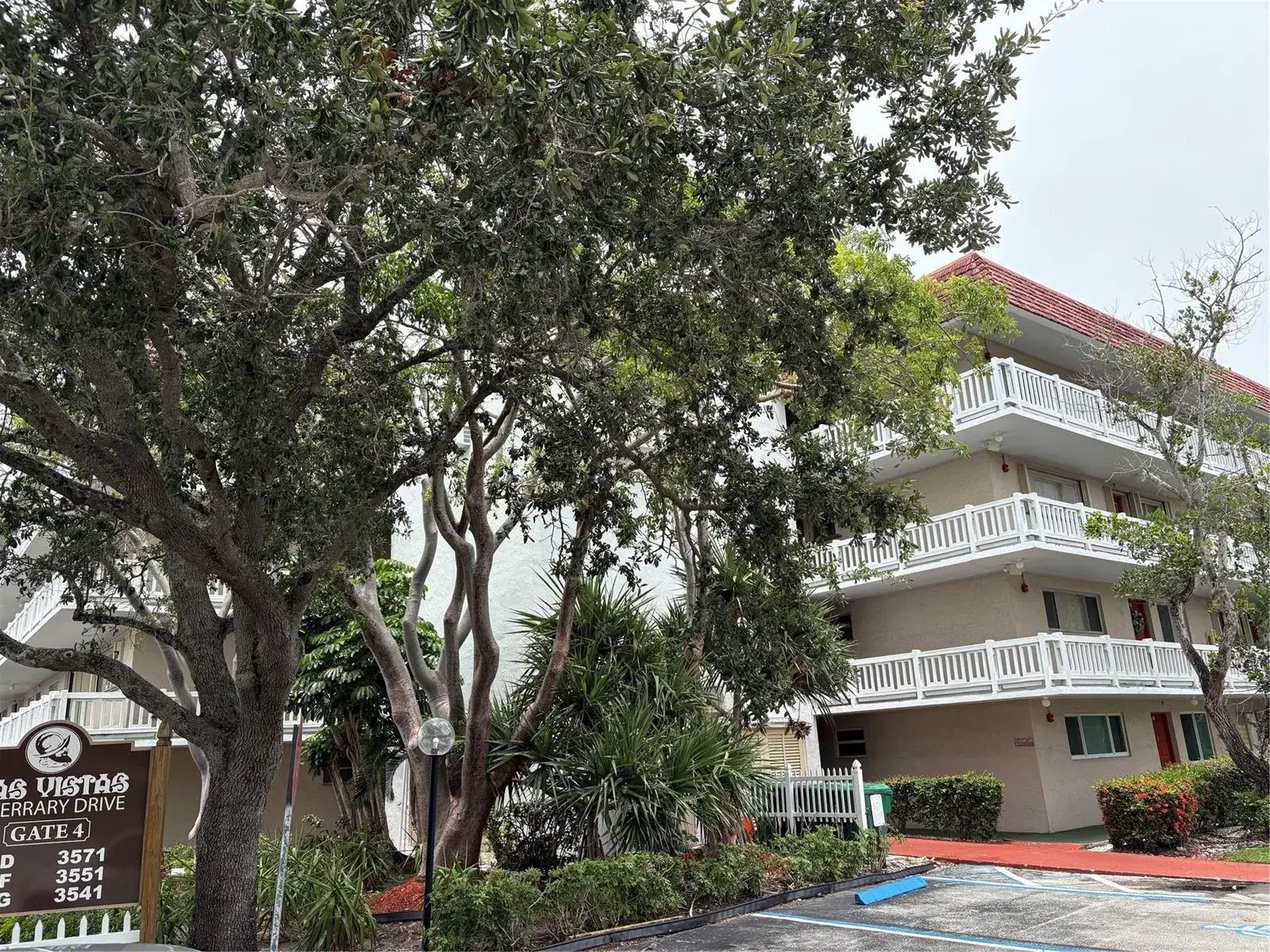 2 bedroom 2 bath Residential for sale at 3571 Inverrary Drive # 209, Lauderhill FL 33319