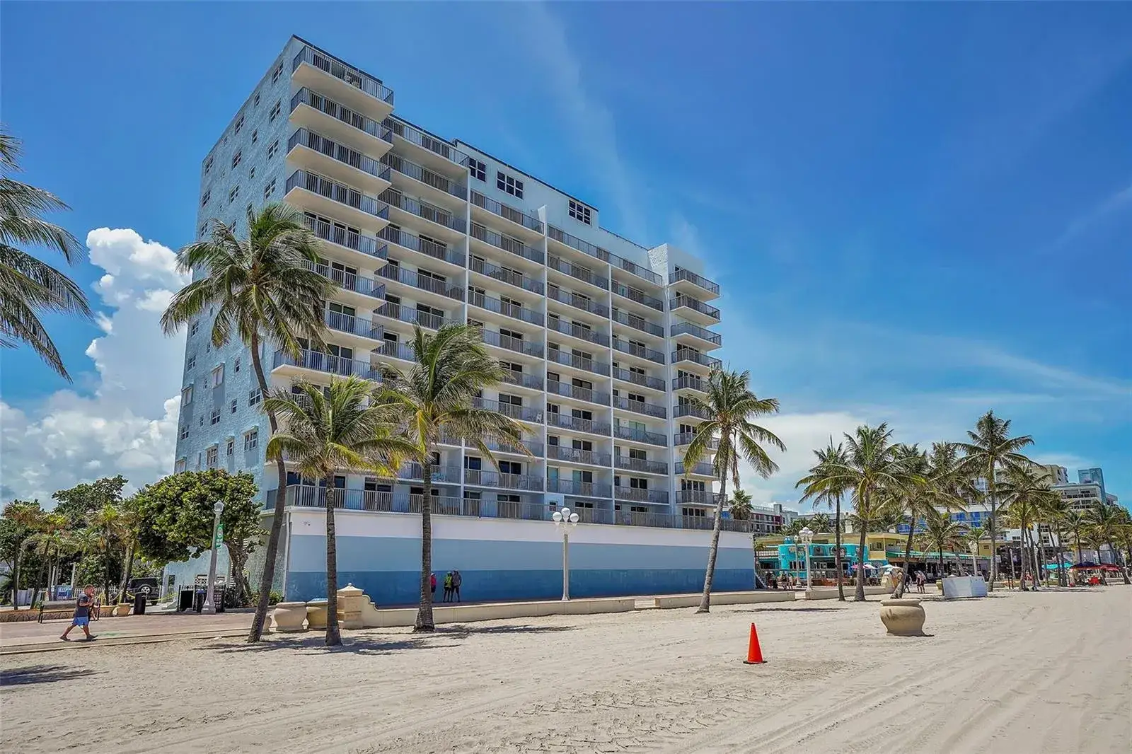 1 bedroom 1 bath Residential for sale at 400 N Surf Road # 703, Hollywood FL 33019