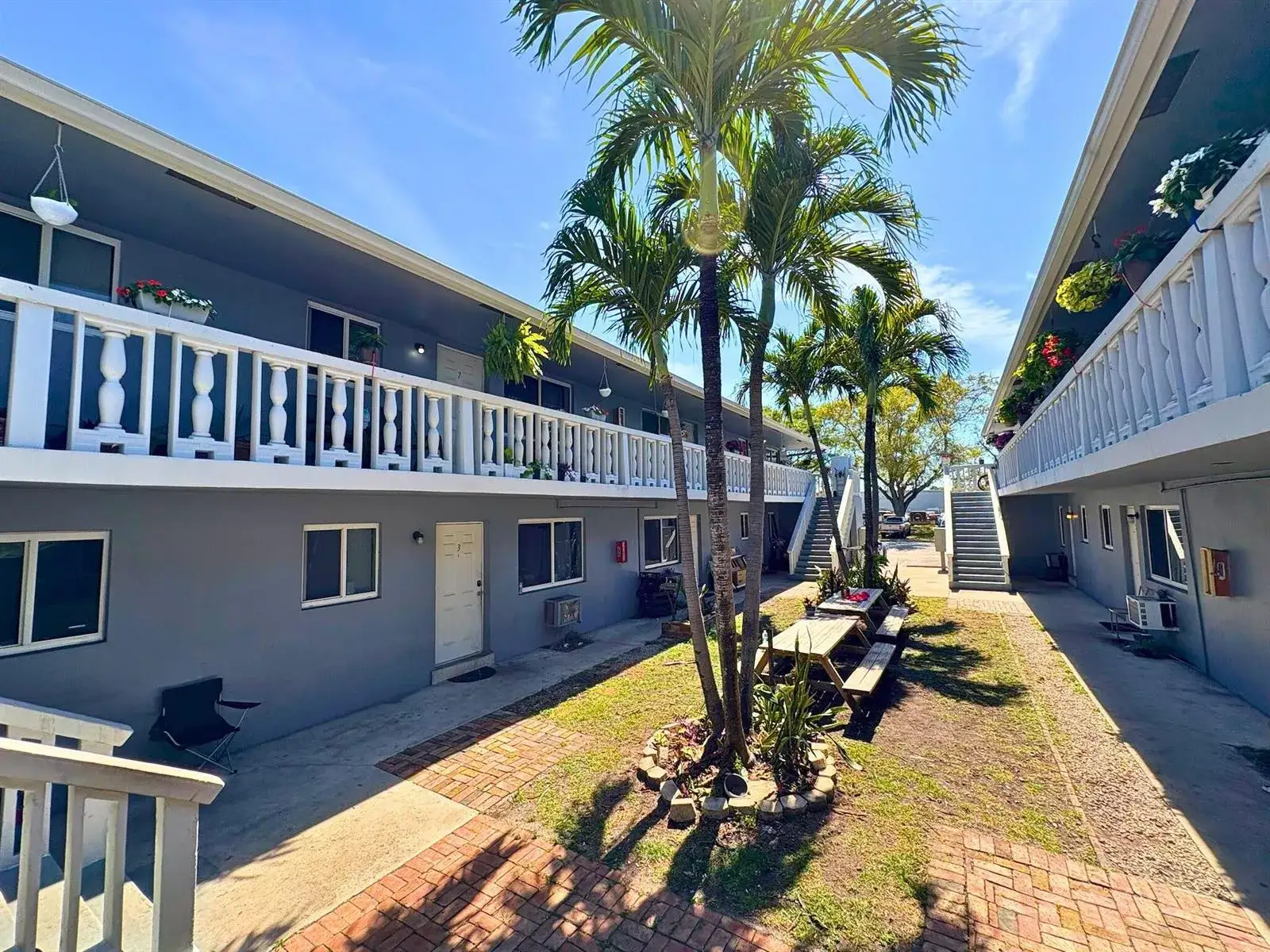 Commercial Sale for sale at 101-105 SE 26 Street, Fort Lauderdale FL 33316
