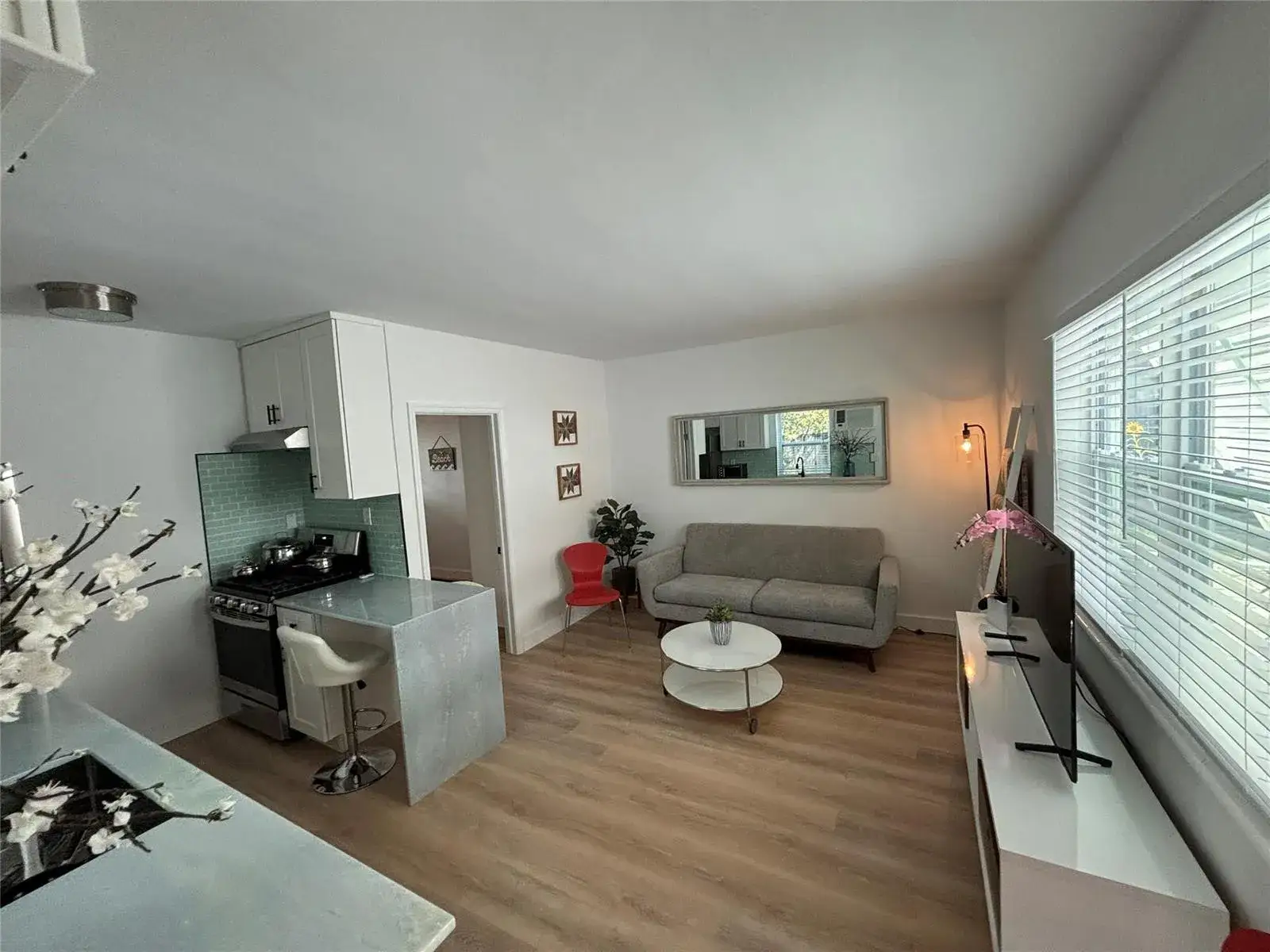 1 bedroom 1 bath Residential Lease for rent at 1315 SE 2nd Street, Fort Lauderdale FL 33301
