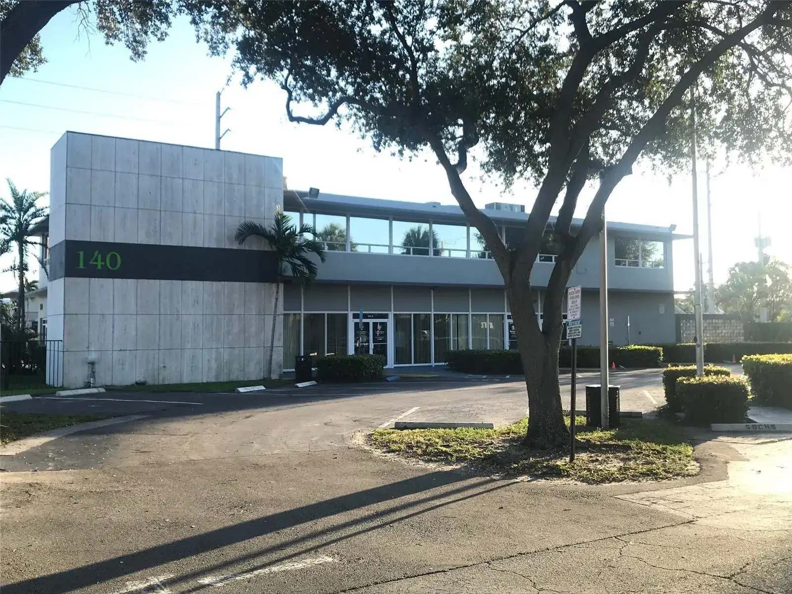 Commercial Sale for sale at 140 S Federal Highway, Dania Beach FL 33004
