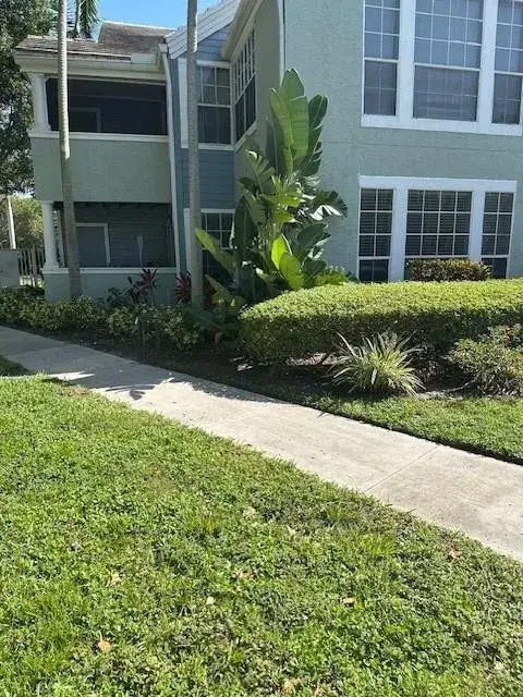 2 bedroom 2 bath Residential for sale at 1000 Crystal Way # A, Delray Beach FL 33444
