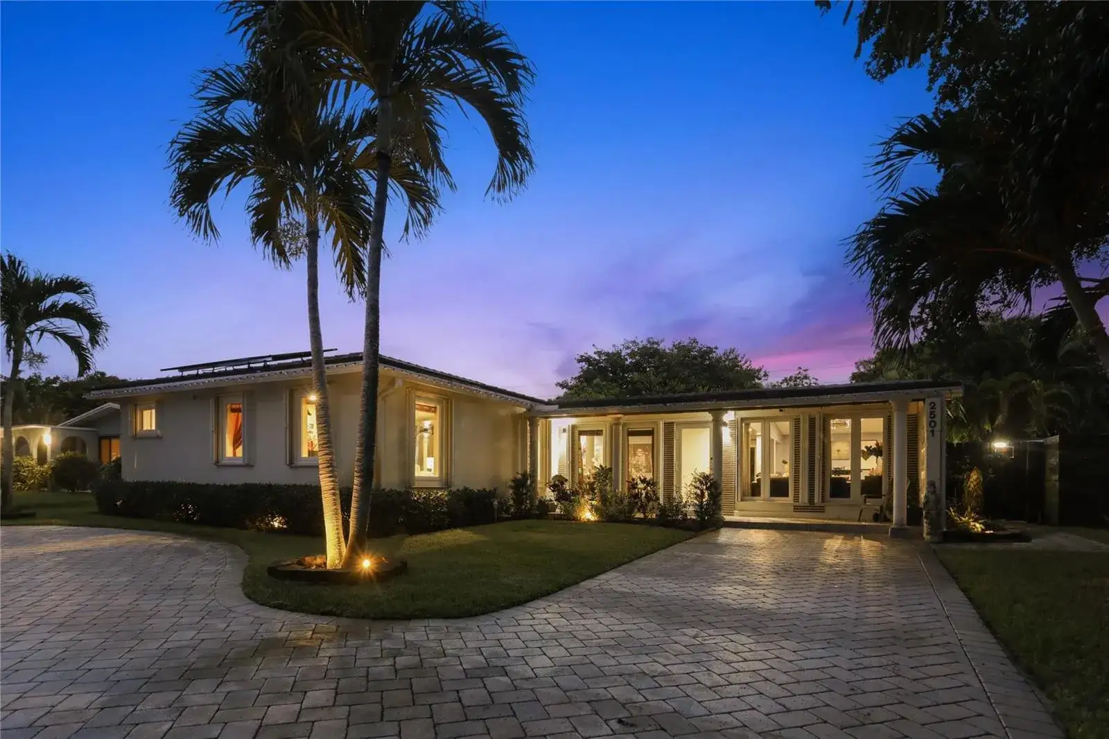 3 bedroom 3 bath Residential for sale at 2501 NW 8th Avenue, Wilton Manors FL 33311