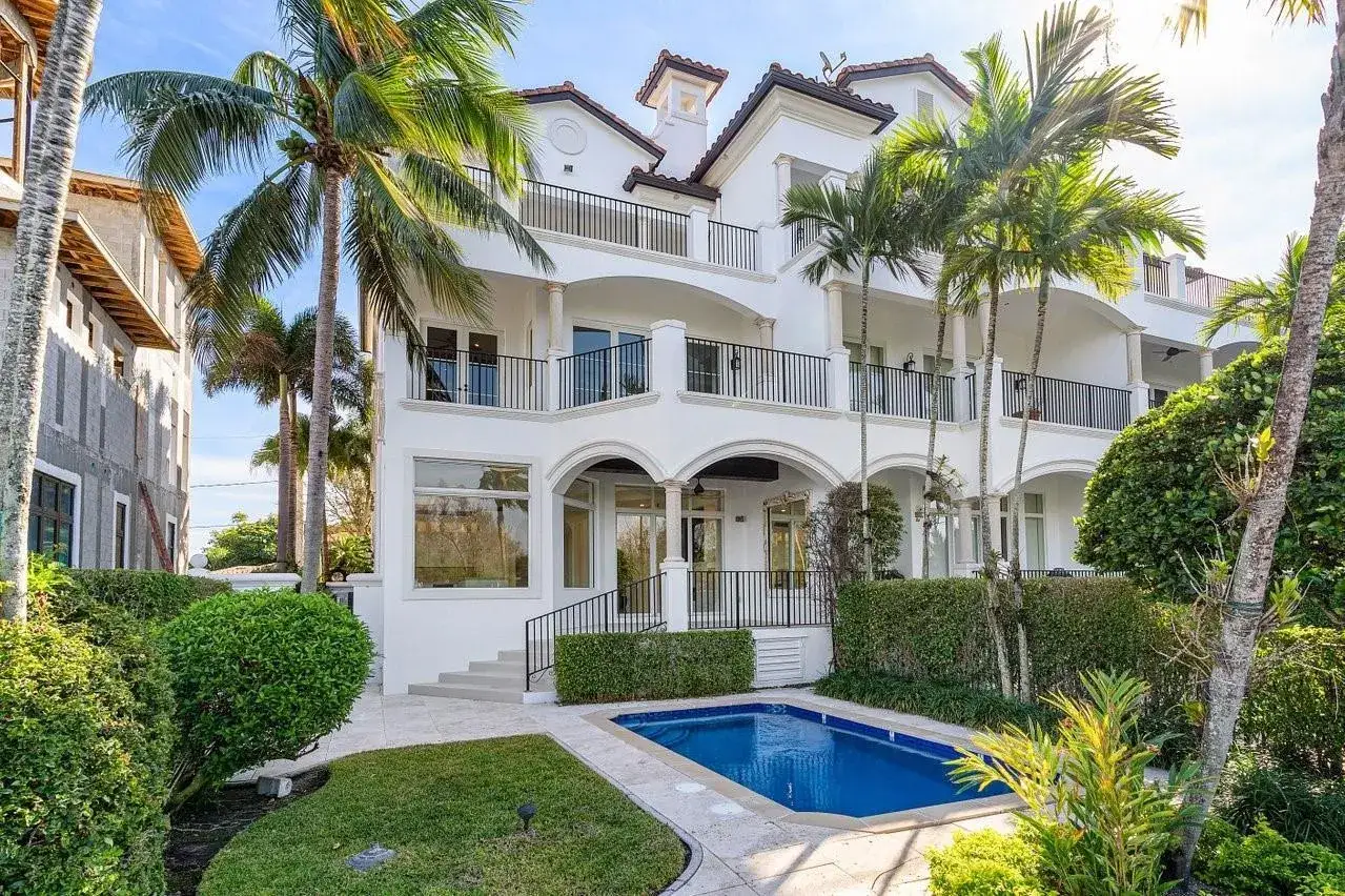 3 bedroom 3 bath Residential for sale at 549 NE 19th Avenue # C, Deerfield Beach FL 33441
