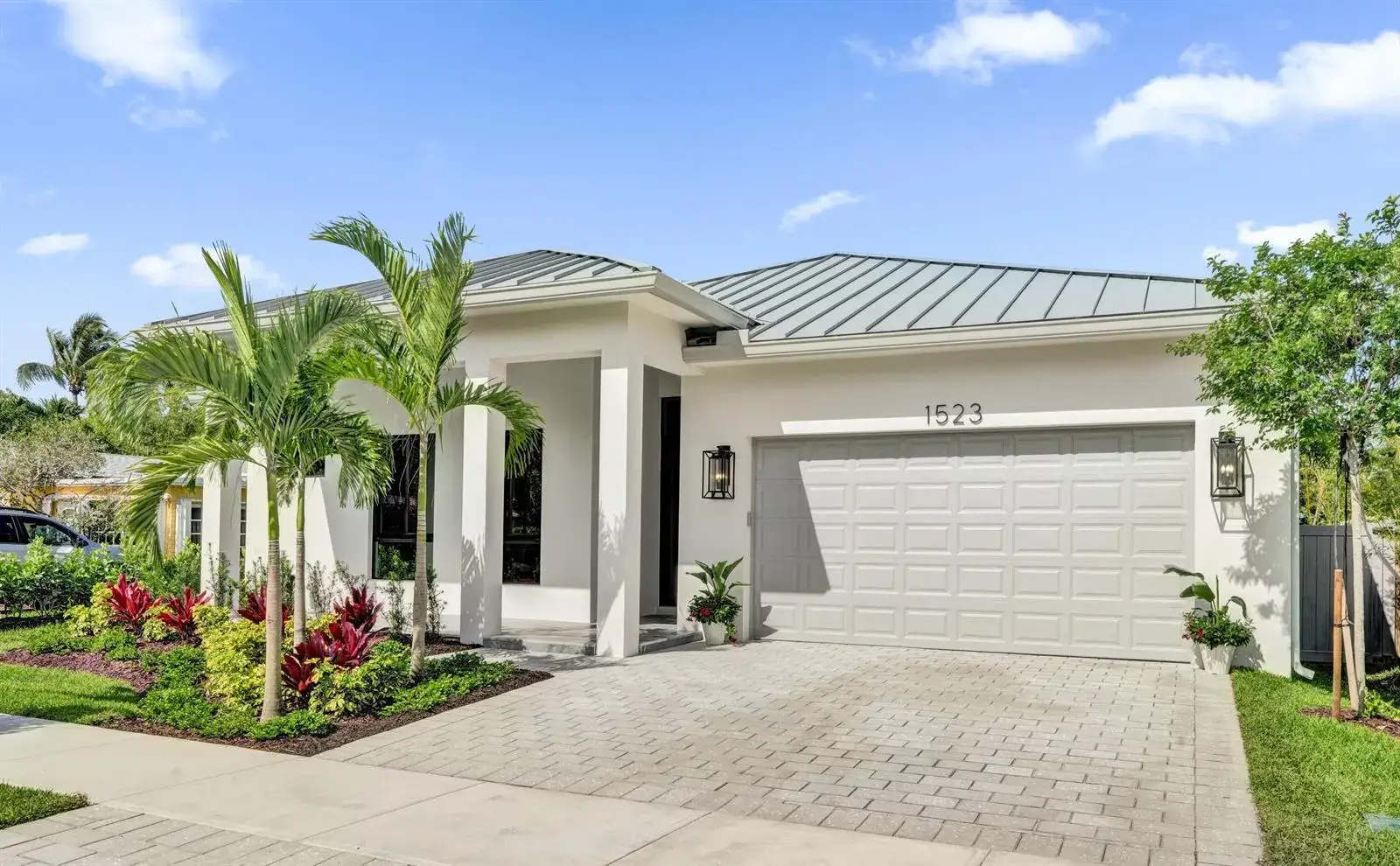 4 bedroom 4 bath Residential for sale at 1523 NE 17th Way, Fort Lauderdale FL 33304