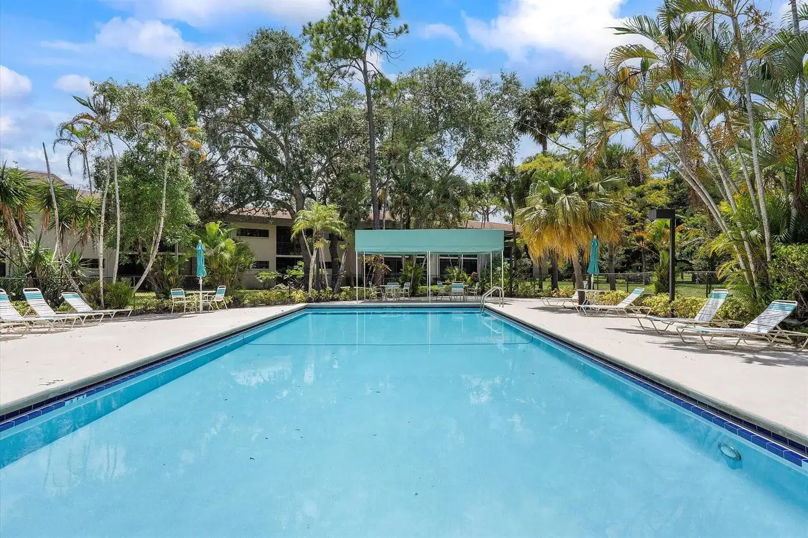 2 bedroom 2 bath Residential for sale at 7547 NW 79th Avenue # 111, Tamarac FL 33321