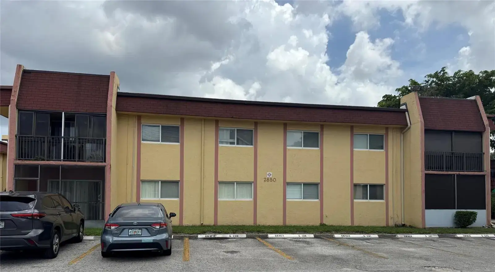 2 bedroom 2 bath Residential for sale at 2850 NW 55th Avenue # 2D, Lauderhill FL 33313