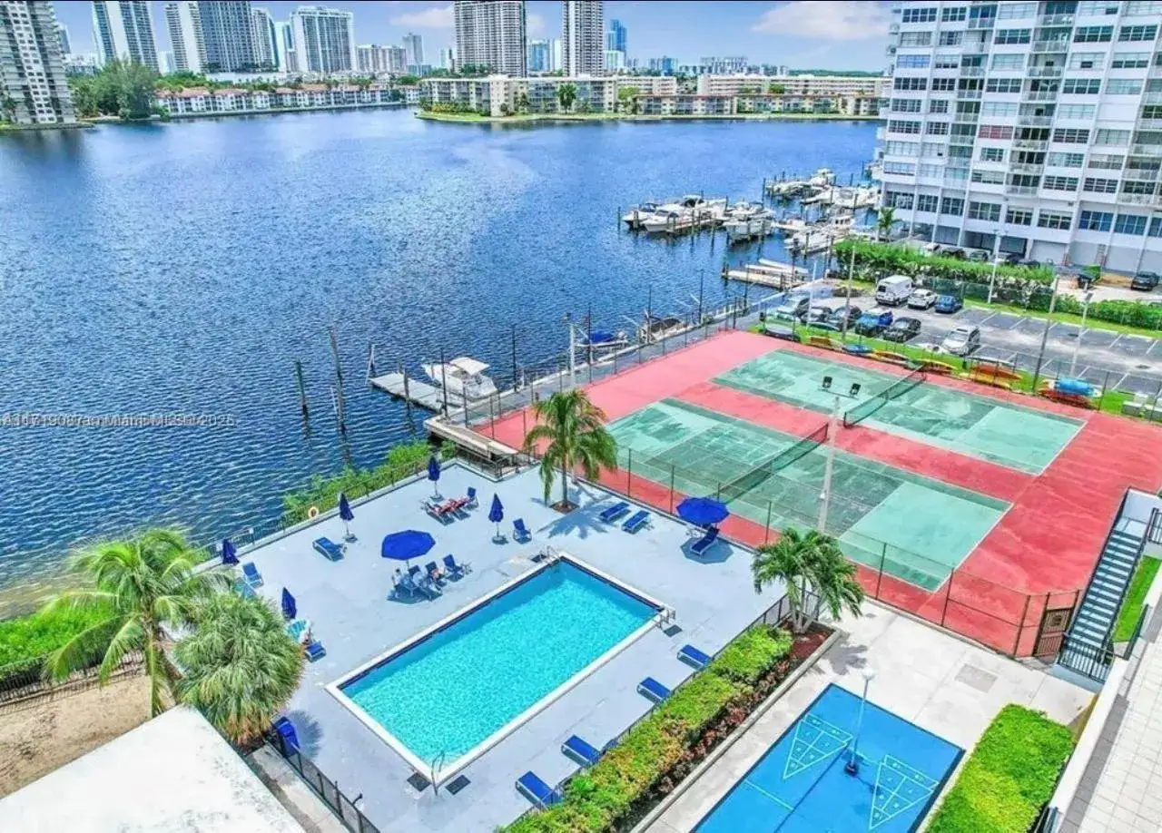 1 bedroom 1 bath Residential Lease for rent at 2750 NE 183rd Street # 1401, Aventura FL 33160