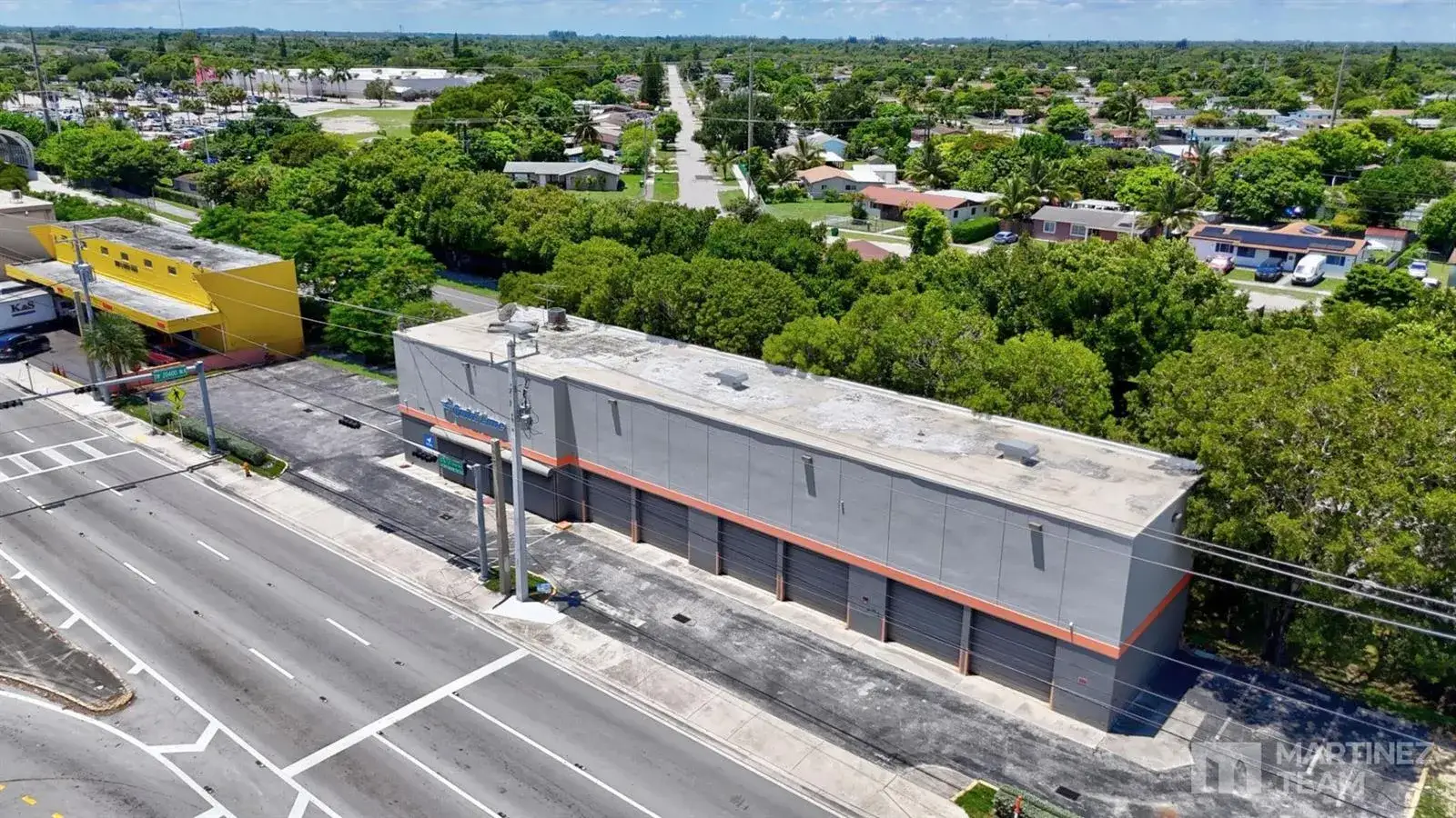 Commercial Sale for sale at 20390 S Dixie Highway, Cutler Bay FL 33189