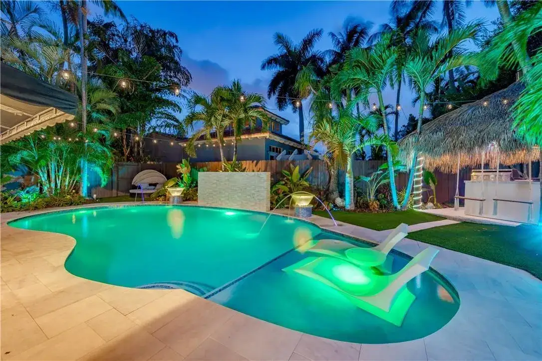 5 bedroom 4 bath Residential Lease for rent at 417 NE 15th Avenue, Fort Lauderdale FL 33301