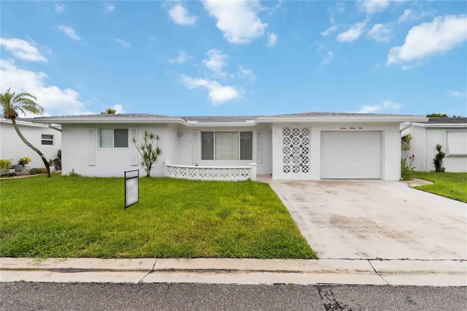 2 bedroom 2 bath Residential for sale at 735 NW 73rd Terrace, Margate FL 33063
