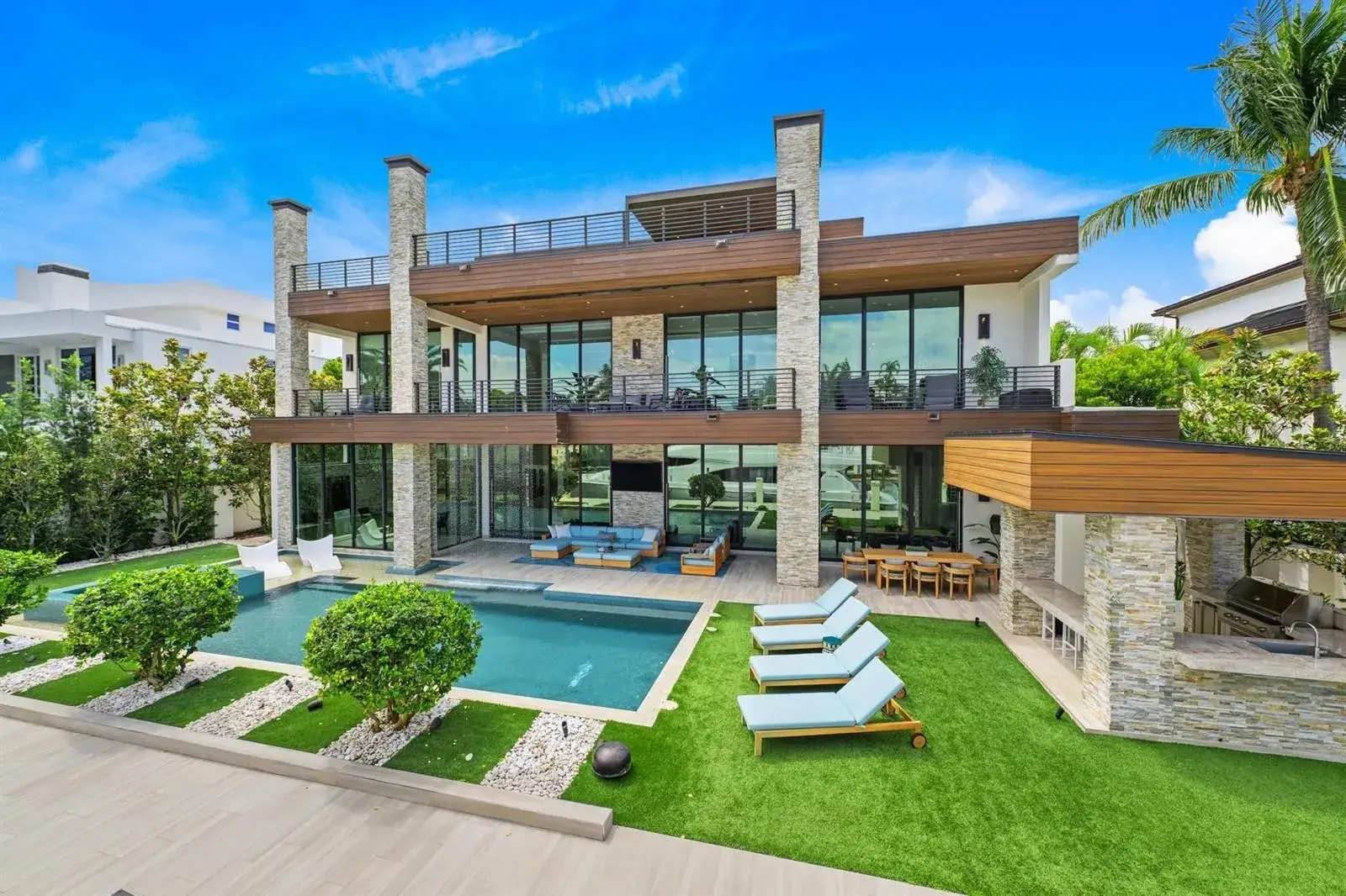 5 bedroom 7 bath Residential for sale at 2437 Delmar Place, Fort Lauderdale FL 33301