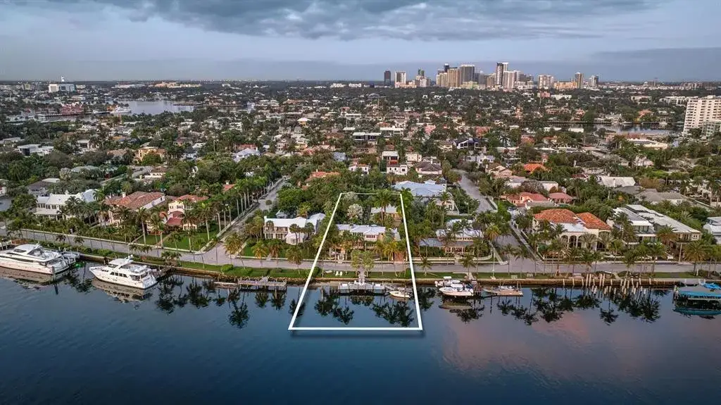 5 bedroom 6 bath Residential for sale at 615 Idlewyld Drive, Fort Lauderdale FL 33301