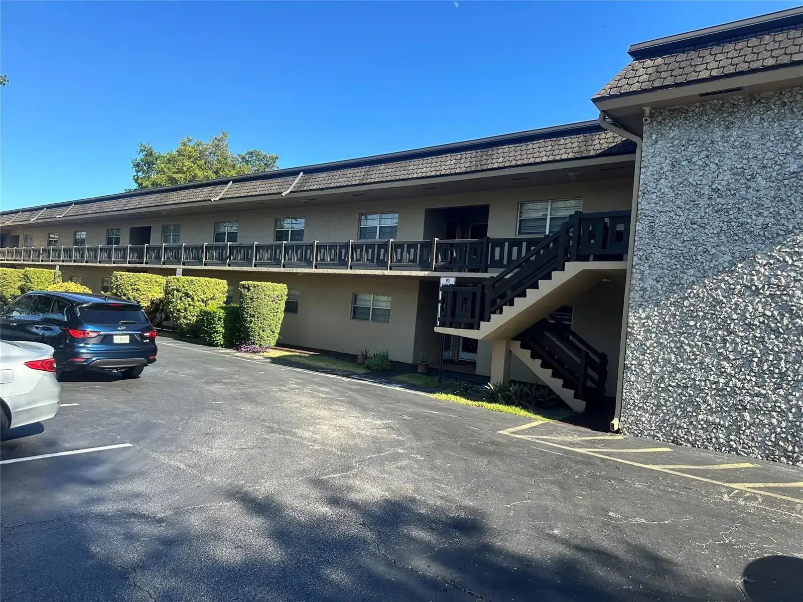2 bedroom 2 bath Residential for sale at 5900 NW 17th Place # 103, Sunrise FL 33313