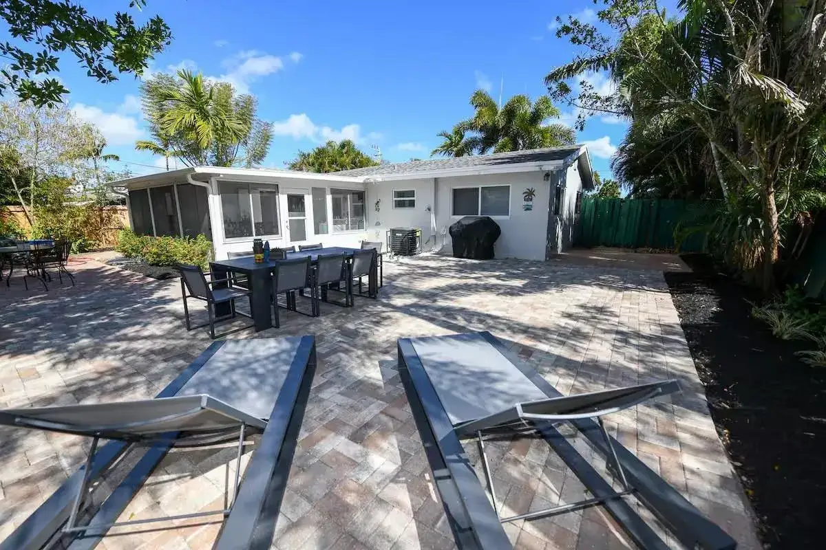 4 bedroom 2 bath Residential Lease for rent at 4901 NE 6th Avenue, Fort Lauderdale FL 33334