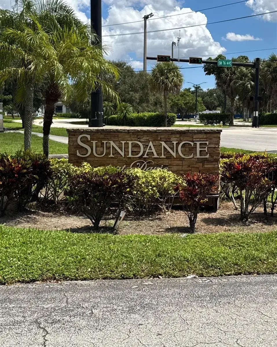 2 bedroom 2 bath Residential for sale at 2866 S University Drive # 5101, Davie FL 33328