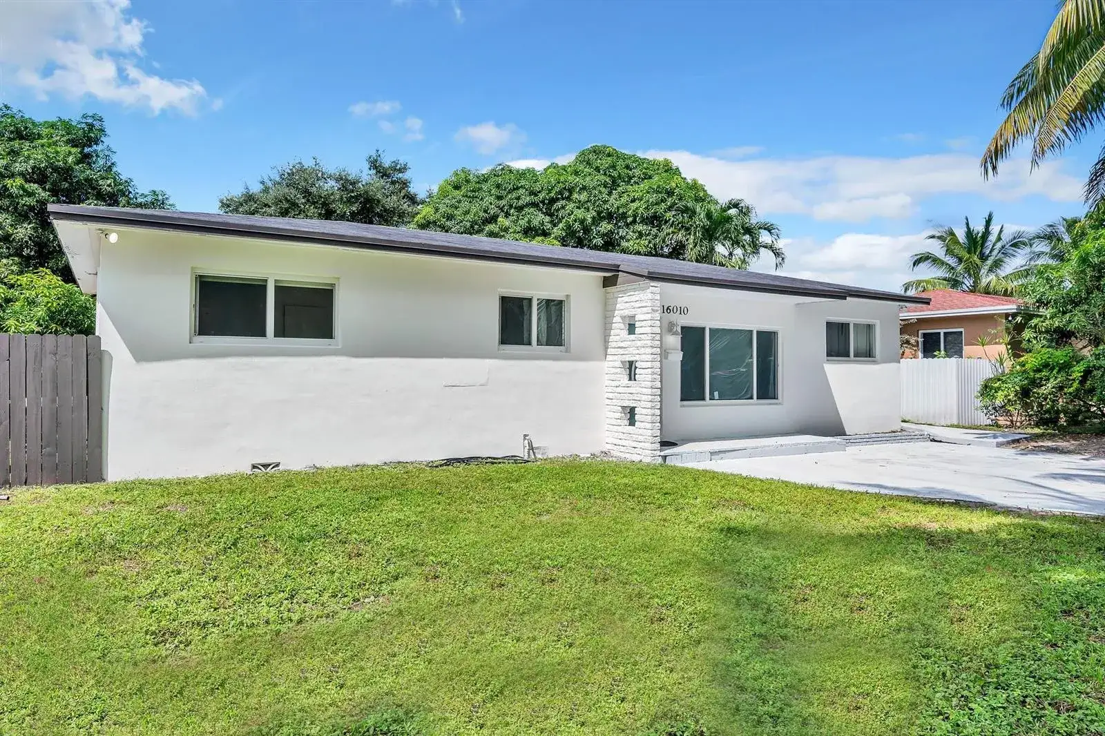 3 bedroom 2 bath Residential for sale at 16010 NE 5th Avenue, Miami FL 33162