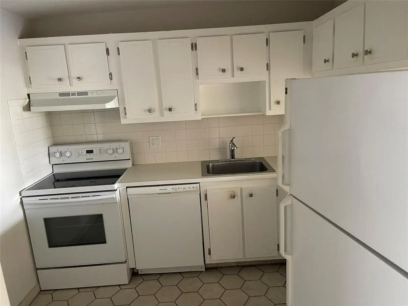 1 bedroom 1 bath Residential for sale at 1005 Country Club Drive # 205, Margate FL 33063