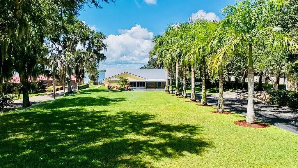 4 bedroom 4 bath Residential for sale at 131 Sunset Drive, Lake Placid FL 33852