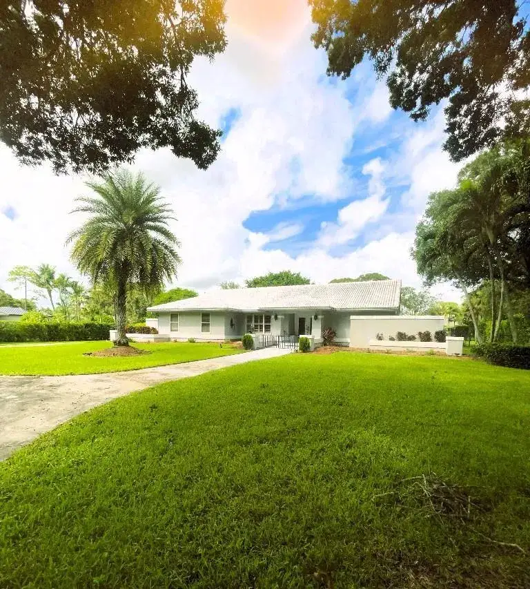 4 bedroom 2 bath Residential for sale at 14183 Greentree Trail, Wellington FL 33414