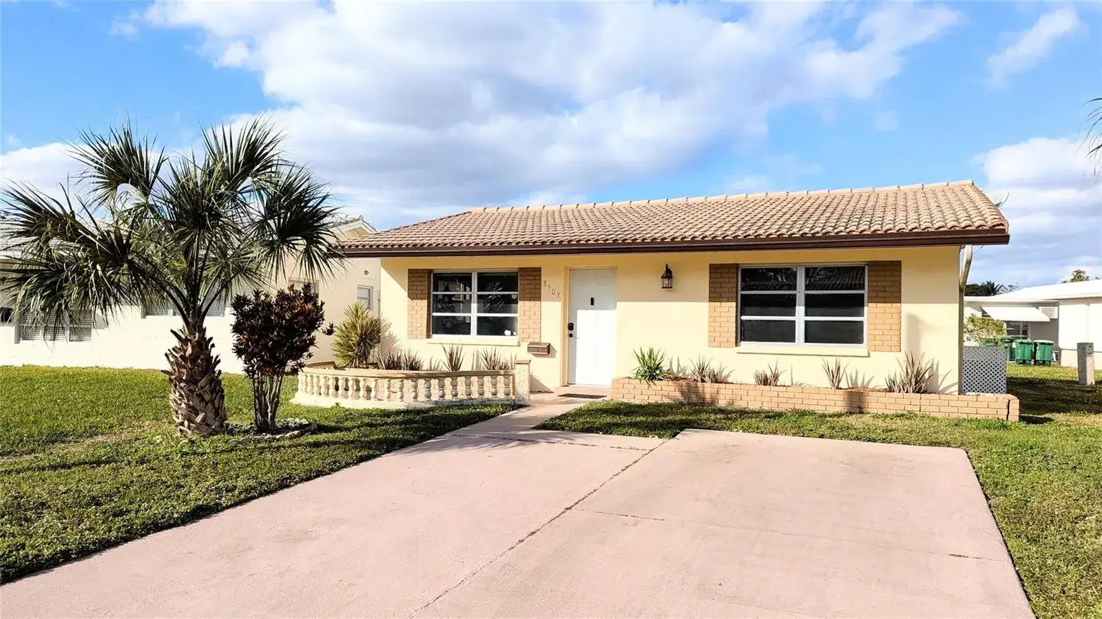 2 bedroom 1 bath Residential for sale at 8503 NW 57th Court, Tamarac FL 33321