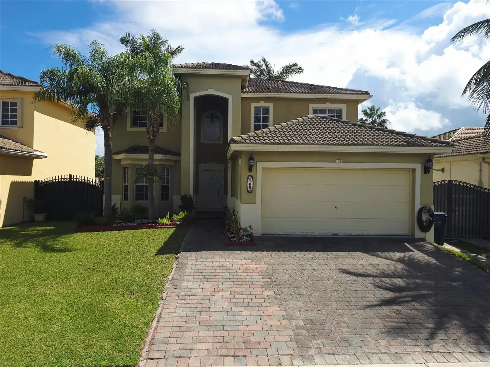 3 bedroom 2 bath Residential for sale at 21053 SW 88th Place, Cutler Bay FL 33189