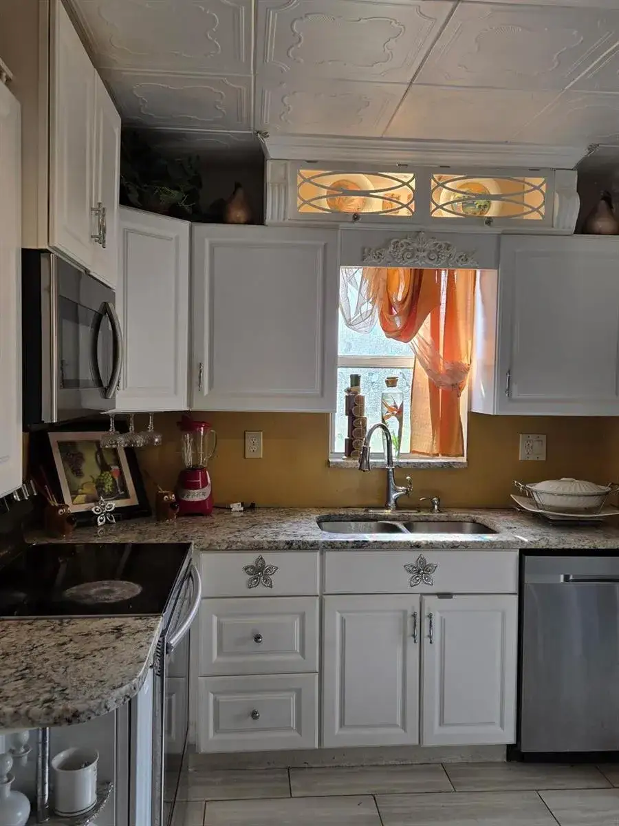 2 bedroom 2 bath Residential for sale at 3200 NW 5th Terrace # 24, Pompano Beach FL 33064