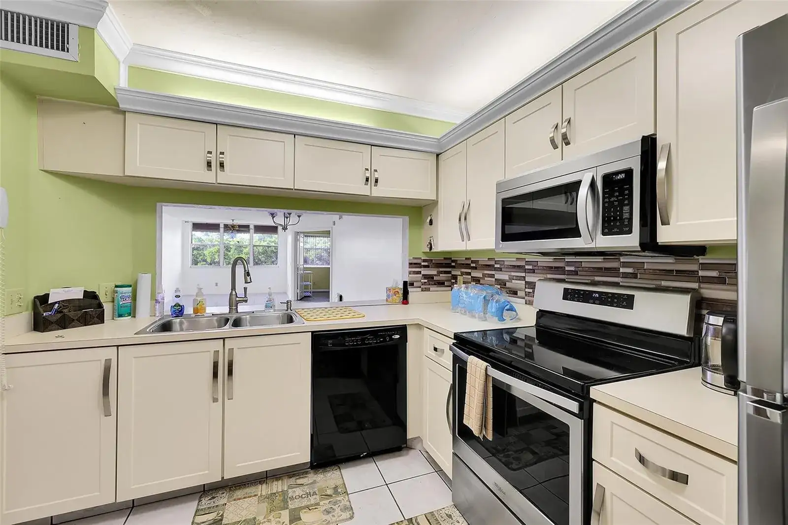 2 bedroom 2 bath Residential for sale at 10369 NW 24th Place # 402, Sunrise FL 33322