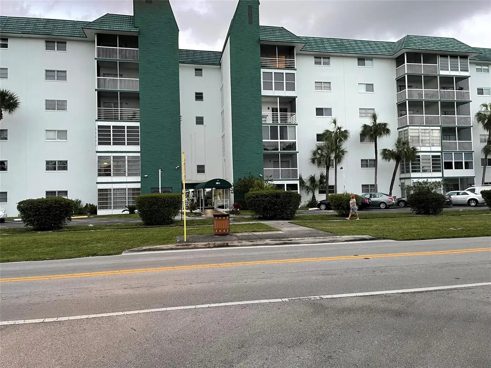 2 bedroom 2 bath Residential for sale at 4751 NW 21st Street # 500, Lauderhill FL 33313