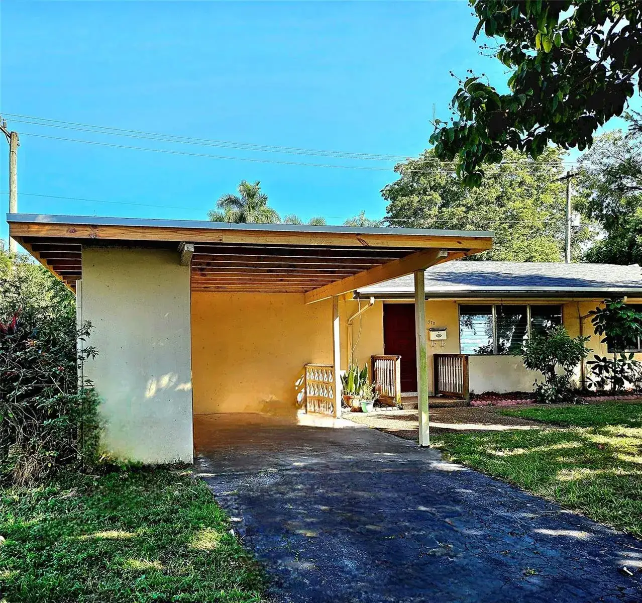2 bedroom 2 bath Residential for sale at 370 NW 65th Avenue, Plantation FL 33317