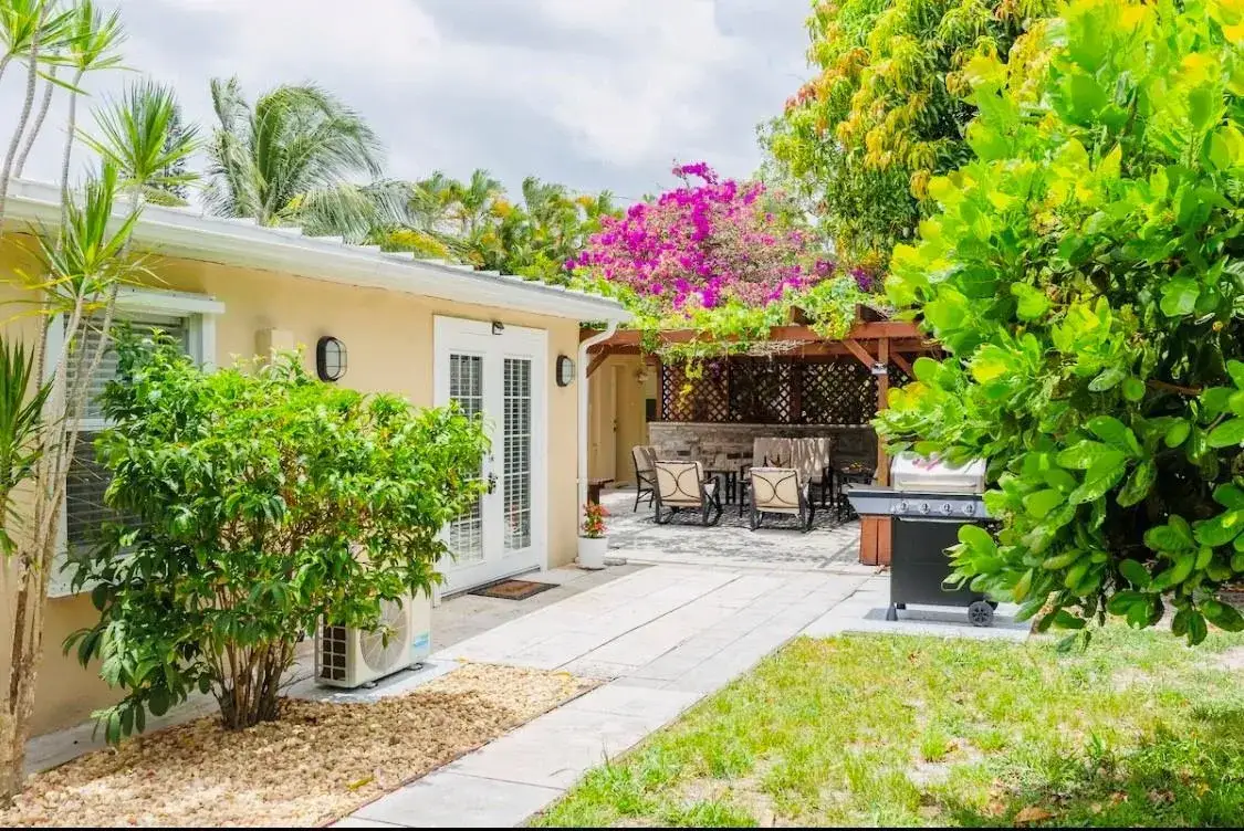 3 bedroom 2 bath Residential Lease for rent at 279 Hach Lane, West Palm Beach FL 33415