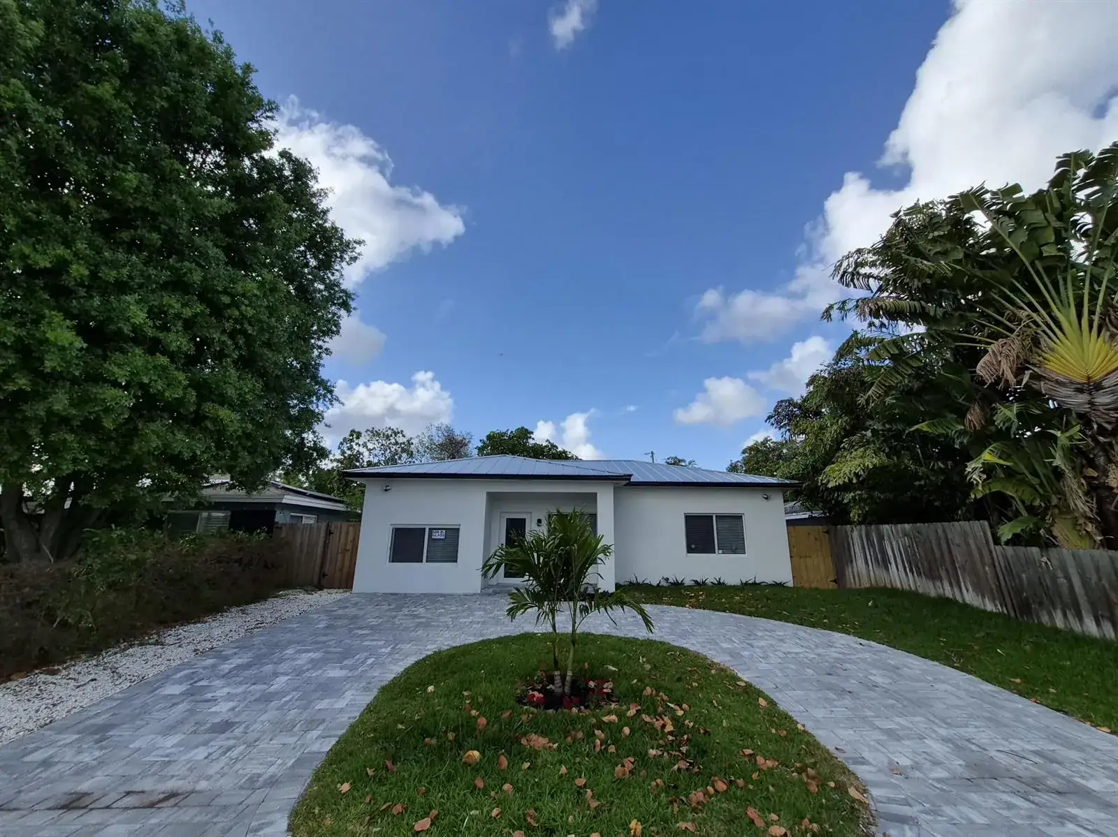 3 bedroom 2 bath Residential for sale at 111 NE 45 Street, Oakland Park FL 33334