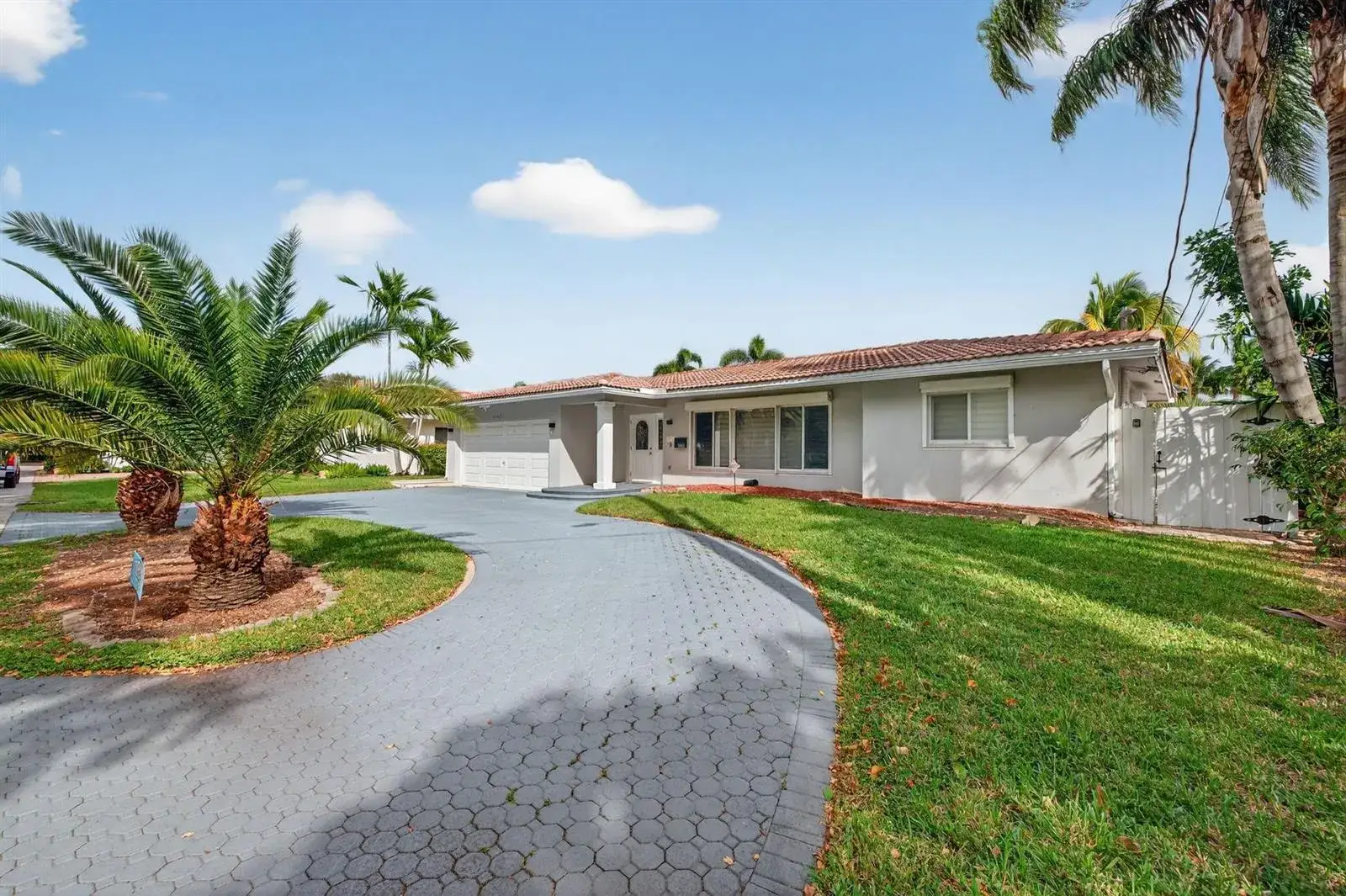 4 bedroom 3 bath Residential for sale at 5950 NE 28th Avenue, Fort Lauderdale FL 33308
