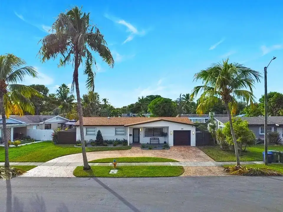 3 bedroom 2 bath Residential for sale at 300 SW 65th Way, Pembroke Pines FL 33023