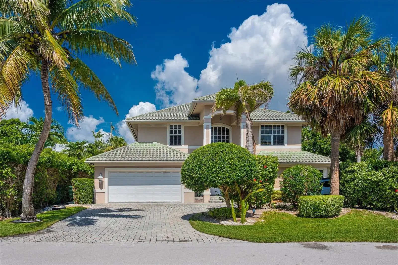 3 bedroom 3 bath Residential Lease for rent at 2999 Banyan Road, Boca Raton FL 33432