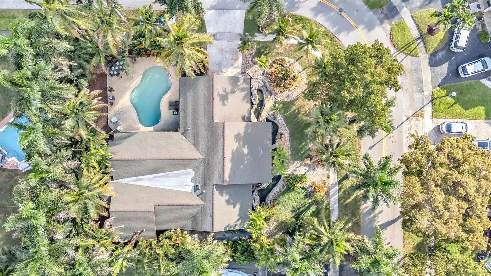 4 bedroom 3 bath Residential for sale at 980 SW 70th Avenue, Plantation FL 33317