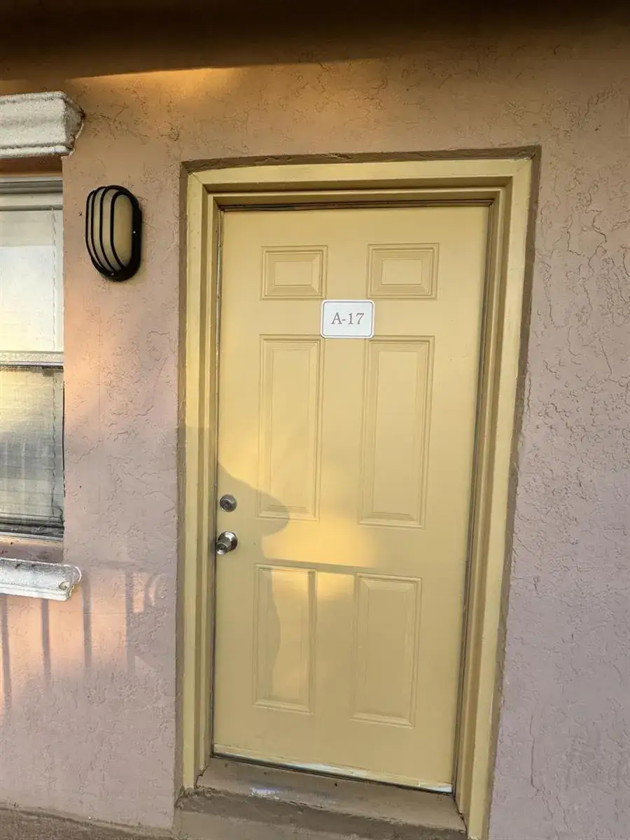 2 bedroom 1 bath Residential for sale at 101 NE 41st Street # 17A, Oakland Park FL 33334
