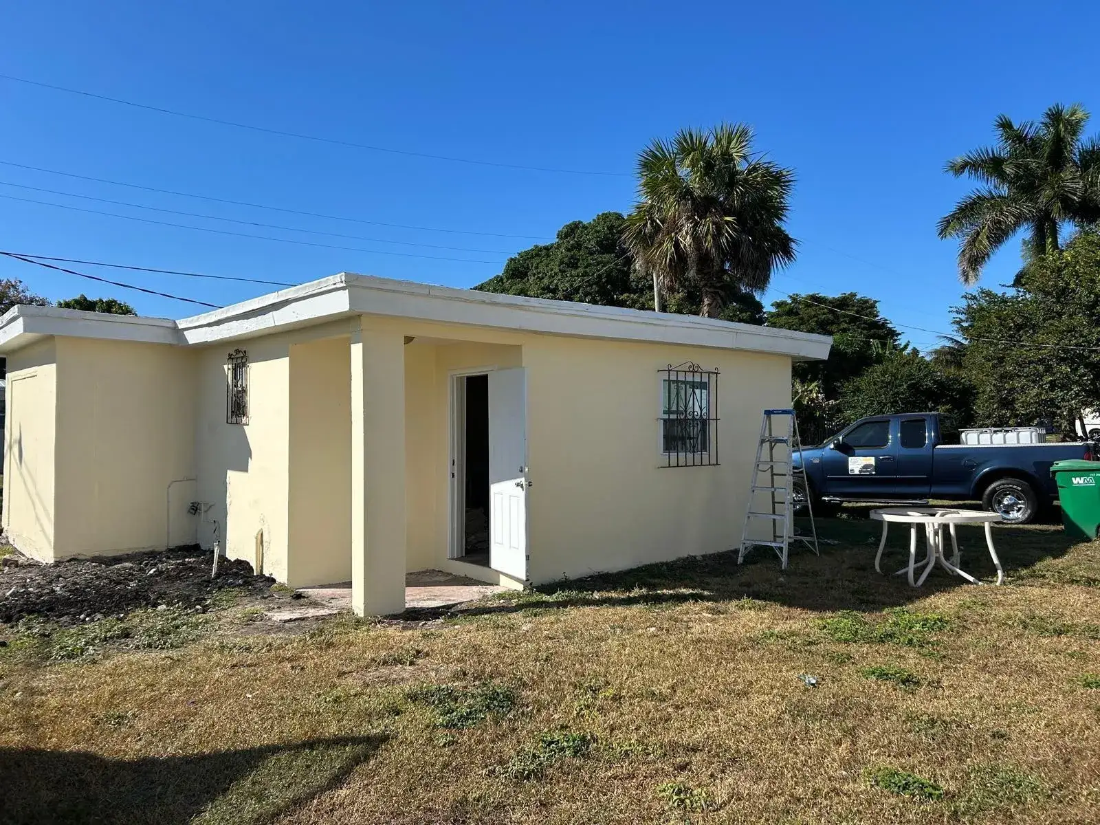 1 bedroom 1 bath Residential Lease for rent at 371 Banyan (REAR APT) Avenue, Pahokee FL 33476
