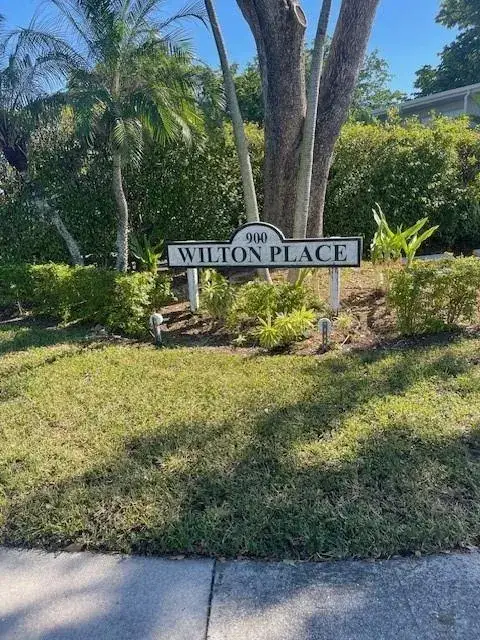 1 bedroom 1 bath Residential for sale at 900 NE 26 Street # 15, Wilton Manors FL 33305
