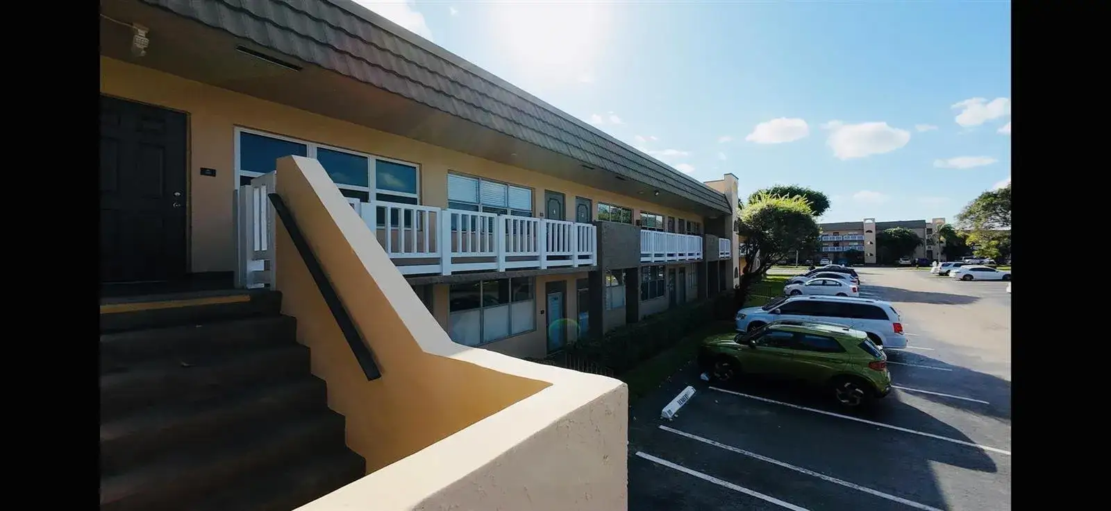 1 bedroom 1 bath Residential for sale at 9101 Sunrise Lakes Boulevard, Sunrise FL 33322