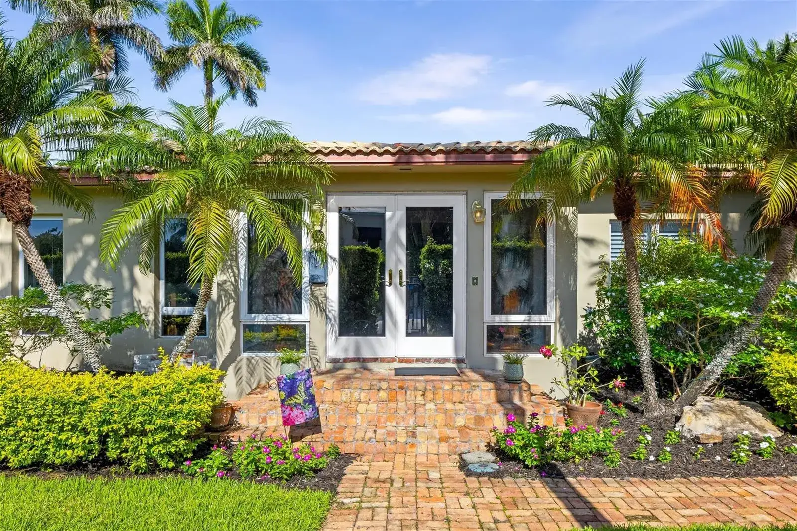3 bedroom 3 bath Residential for sale at 359 Poinciana Drive, Fort Lauderdale FL 33301