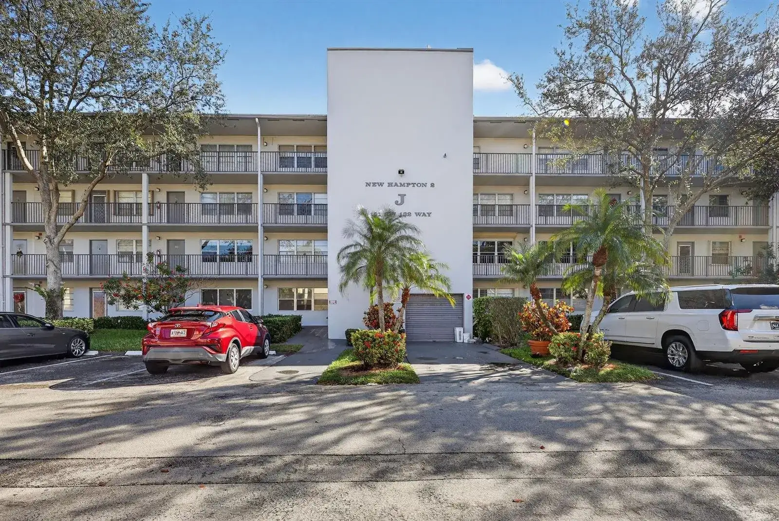 2 bedroom 2 bath Residential for sale at 101 SW 132nd Way # 418J, Hollywood FL 33027