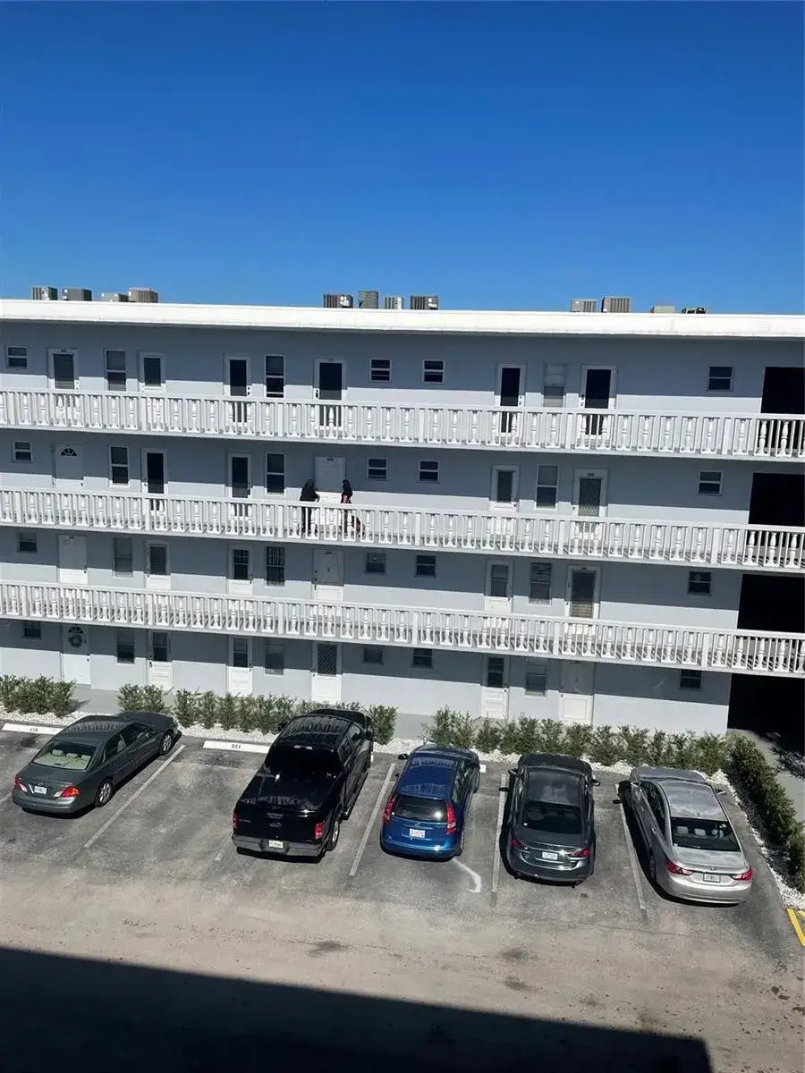 2 bedroom 2 bath Residential for sale at 604 NE 2nd Street # 231, Dania Beach FL 33004
