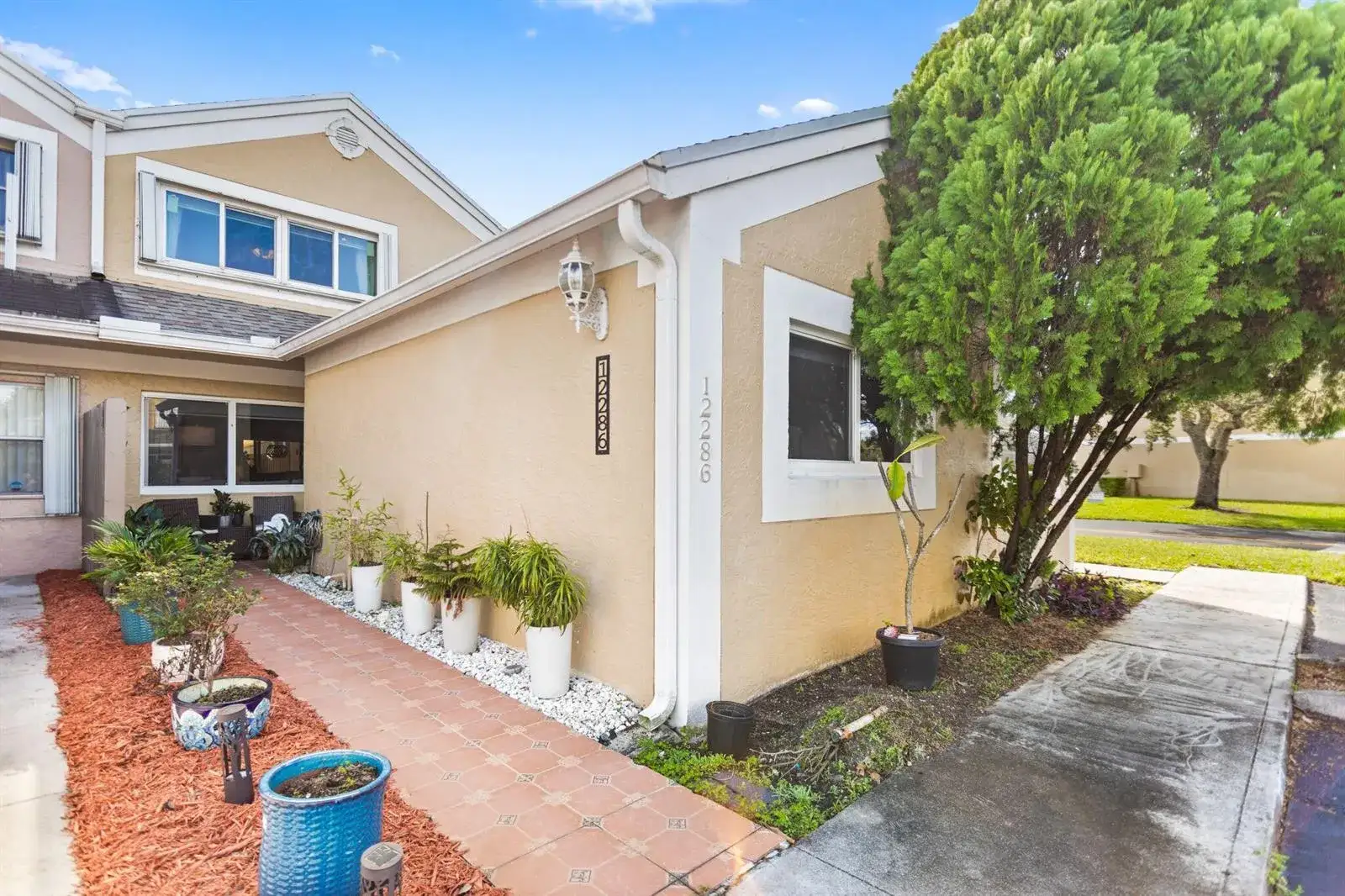 3 bedroom 3 bath Residential for sale at 12286 NW 14th Street, Pembroke Pines FL 33026