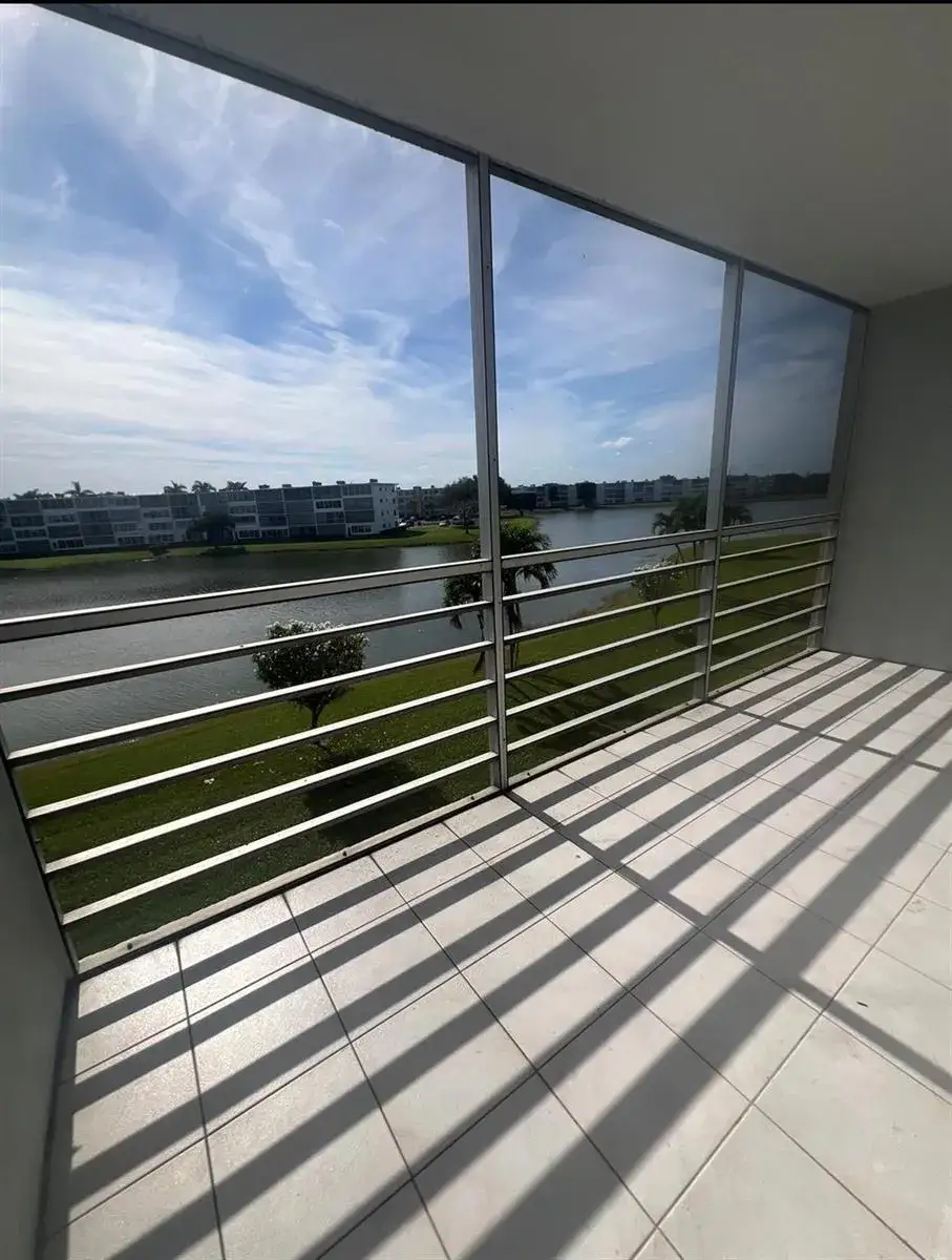 2 bedroom 2 bath Residential for sale at 3050 Wolverton C # 3050, Boca Raton FL 33434