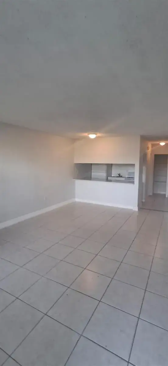1 bath Residential Lease for rent at 251 NW 177th Street # 105, Miami FL 33169