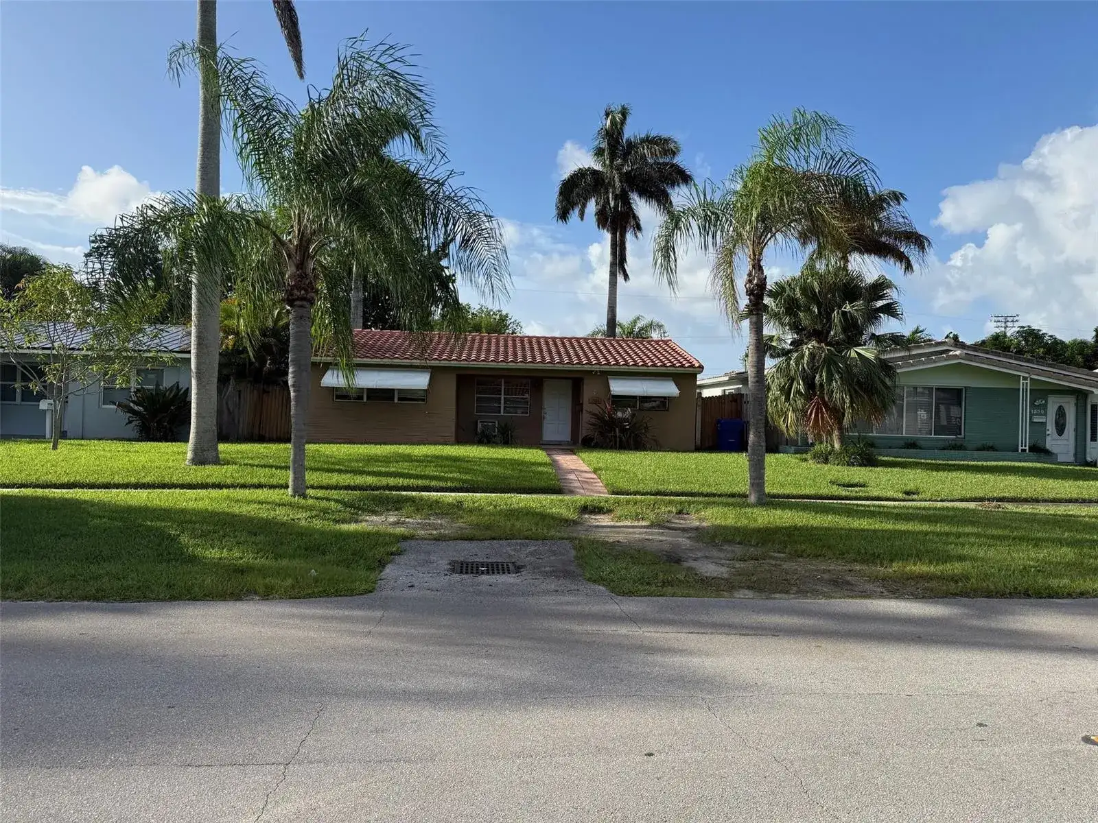 3 bedroom 2 bath Residential for sale at 1526 Shenandoah Street, Hollywood FL 33020