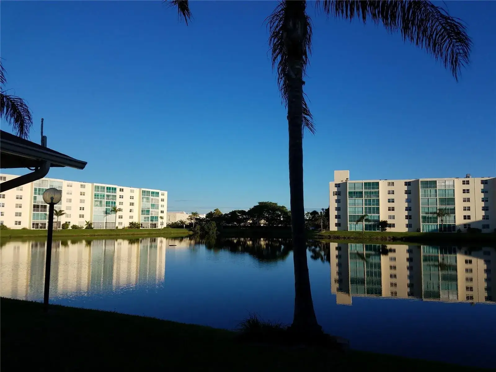 2 bedroom 2 bath Residential Lease for rent at 121 SE 3rd Avenue # 106, Dania Beach FL 33004