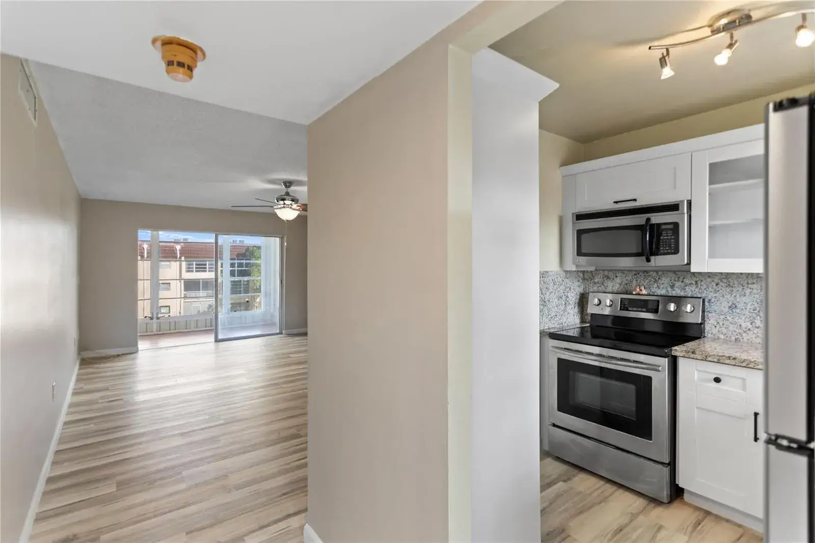 1 bedroom 1 bath Residential for sale at 2720 N Pine Island Road # 307, Sunrise FL 33322